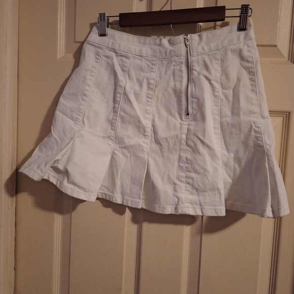 No Boundaries white skirt size 11 - Picture 3 of 4